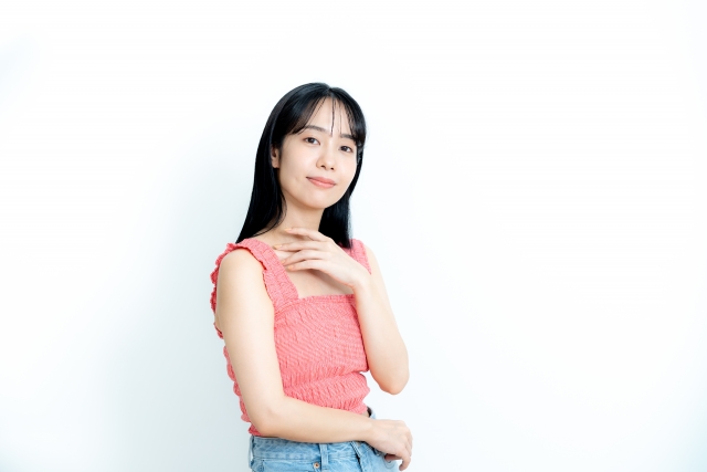 モティバは仰向けでも自然って本当？気づかれにくい理由・不自然に見える場合の原因などを解説